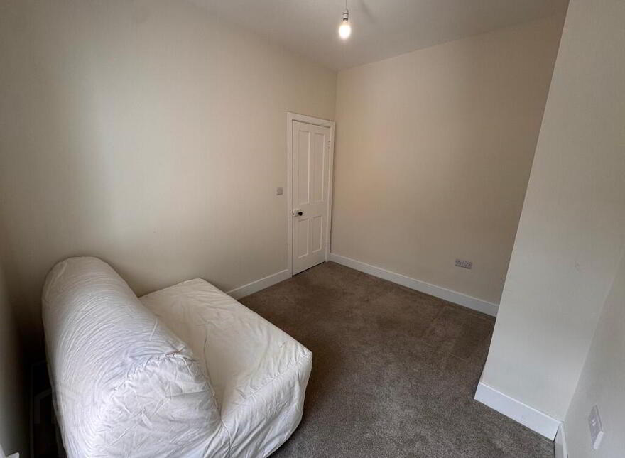 17 Rochester Street, Belfast, BT6 8EU