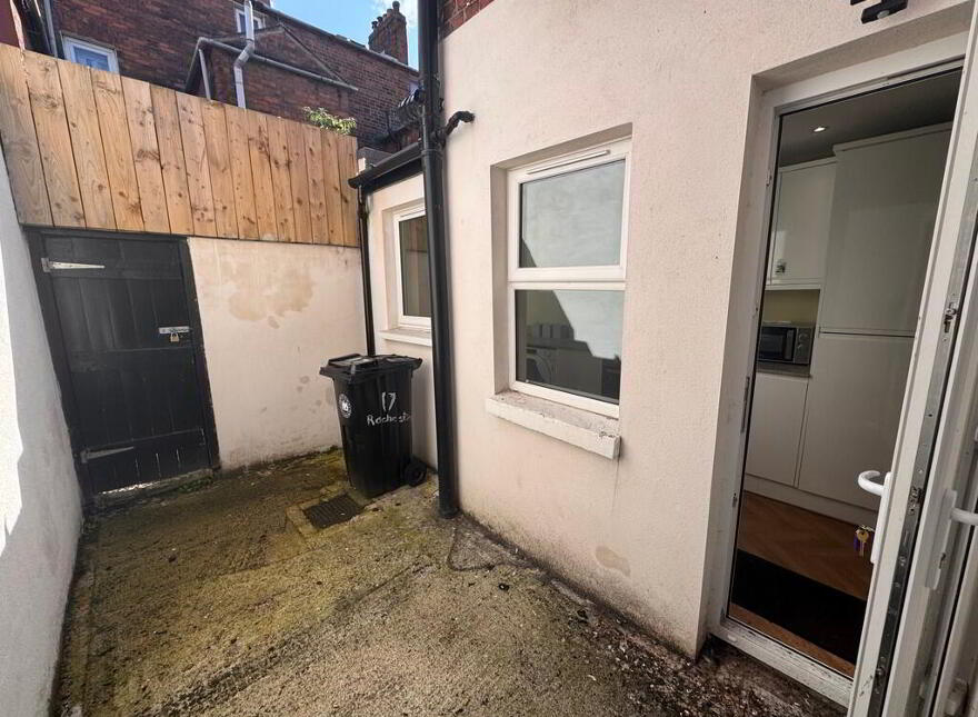 17 Rochester Street, Belfast, BT6 8EU