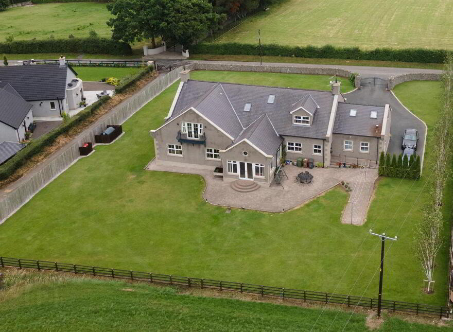 Hilltop Lodge, 44 Barrack Hill, Banbridge, BT32 4HE