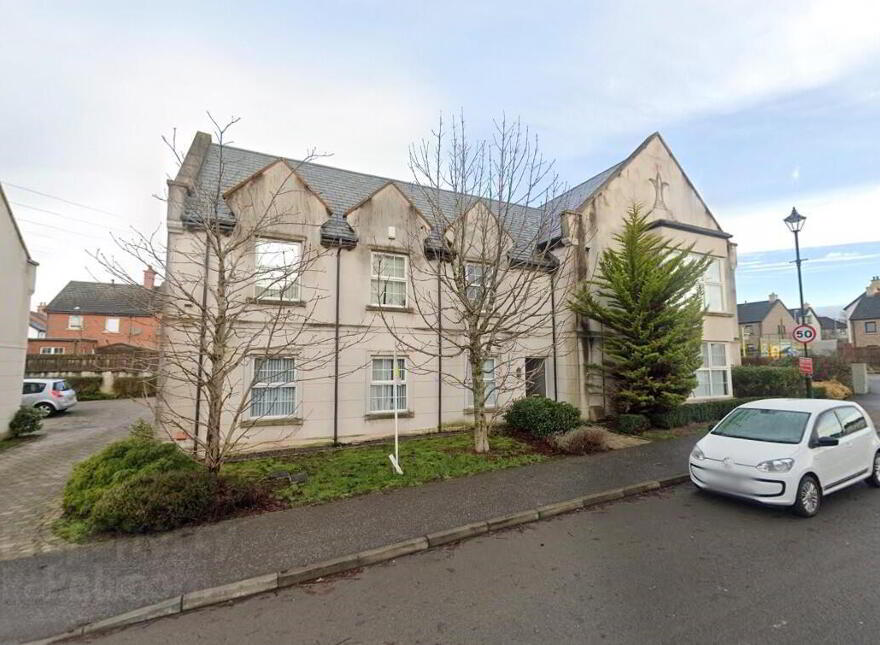 8 Lady Wallace Road, Lisburn, BT28 3WS photo