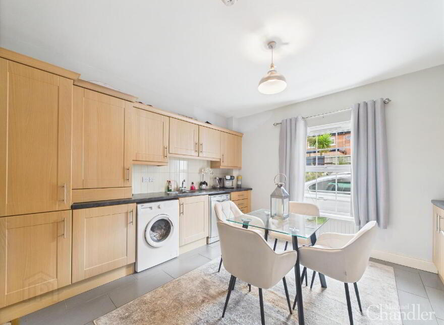 8 Lady Wallace Road, Lisburn, BT28 3WS