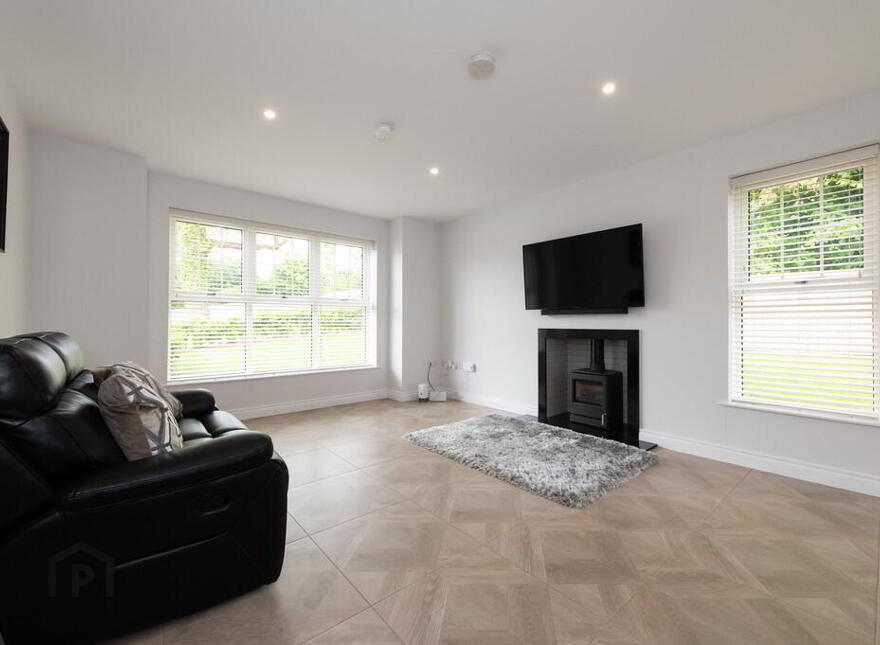 10 Oakfield Park Drive, Jordanstown, Newtownabbey, BT37 0HR