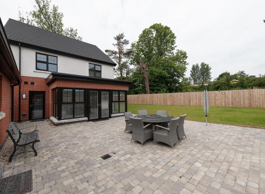 10 Oakfield Park Drive, Jordanstown, Newtownabbey, BT37 0HR