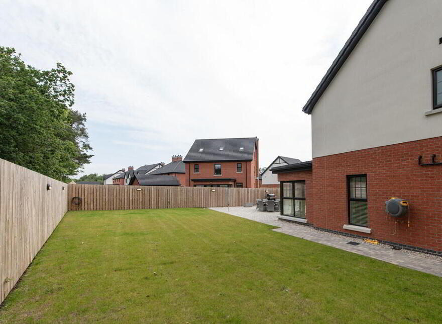10 Oakfield Park Drive, Jordanstown, Newtownabbey, BT37 0HR