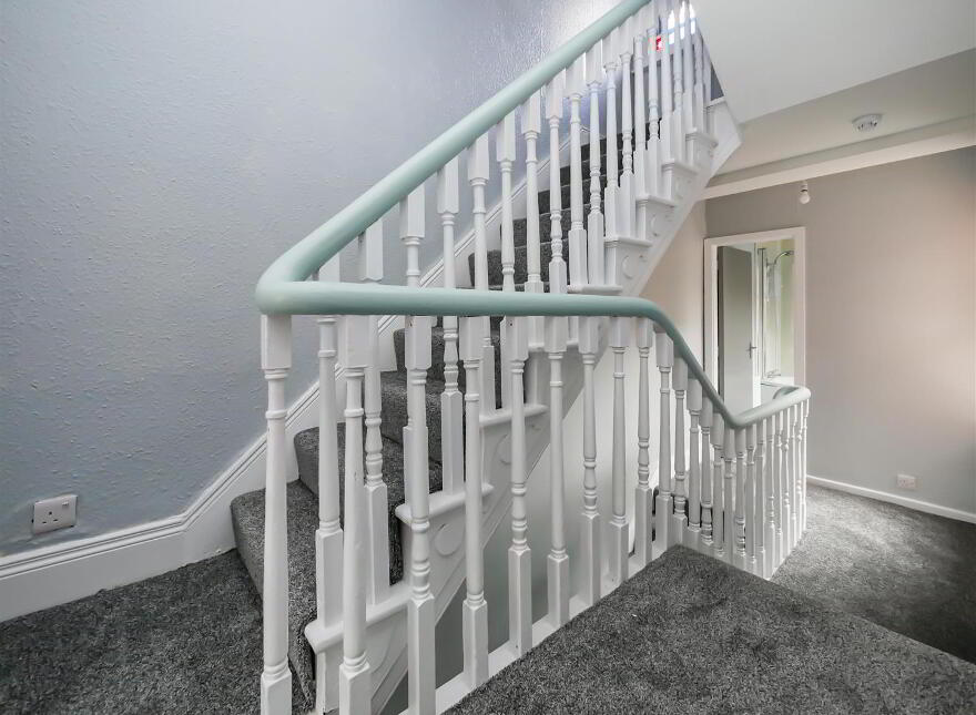 4 Rushfield Avenue, Ormeau Road, Belfast, BT7 3FP