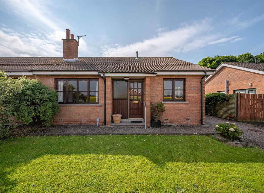 8 Erindee Gardens, Donaghadee, BT21 0NT photo