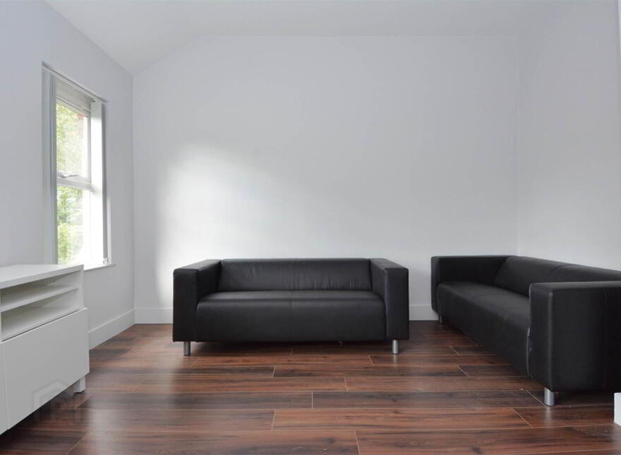 5 One Bedroom Apartments @, 65 Ulsterville Avenue, Belfast, BT9 7AT
