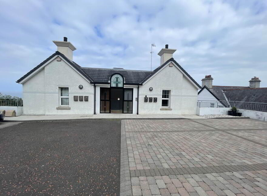 Apt 4, Glencairn, Glenarm Road, Larne, BT40 1EE photo