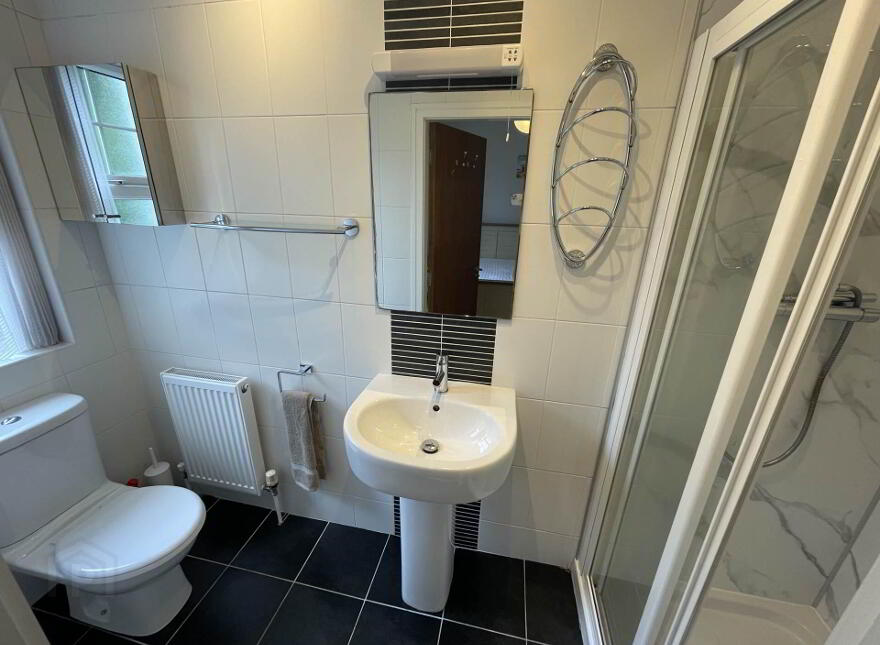 Apt 4, Glencairn, Glenarm Road, Larne, BT40 1EE