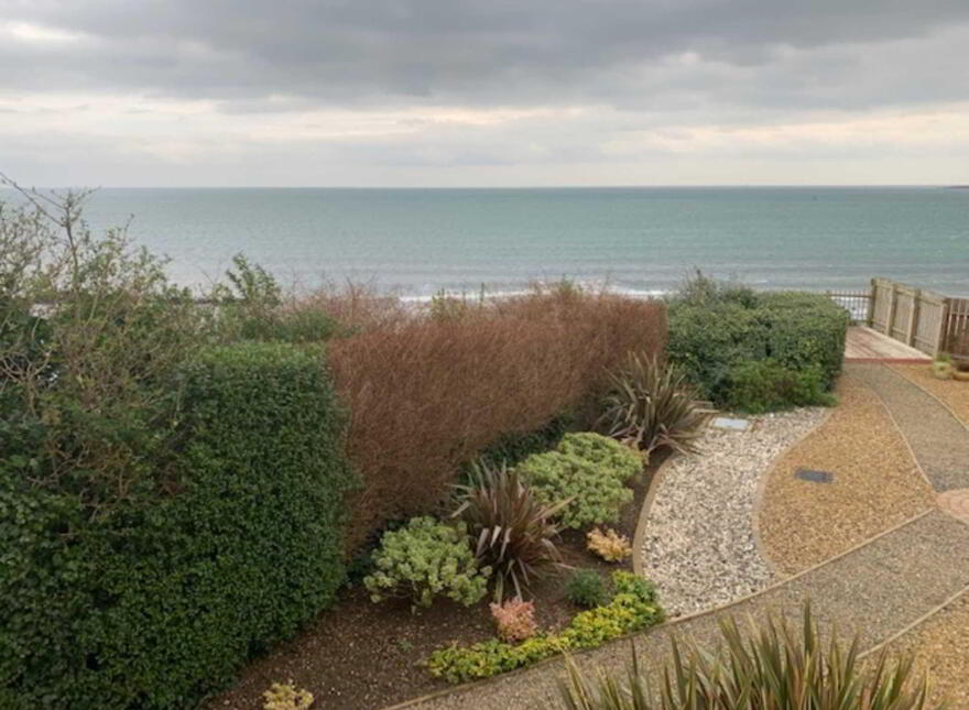 Apt 4, Glencairn, Glenarm Road, Larne, BT40 1EE