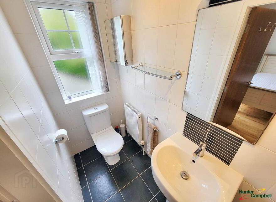 Apt 4, Glencairn, Glenarm Road, Larne, BT40 1EE