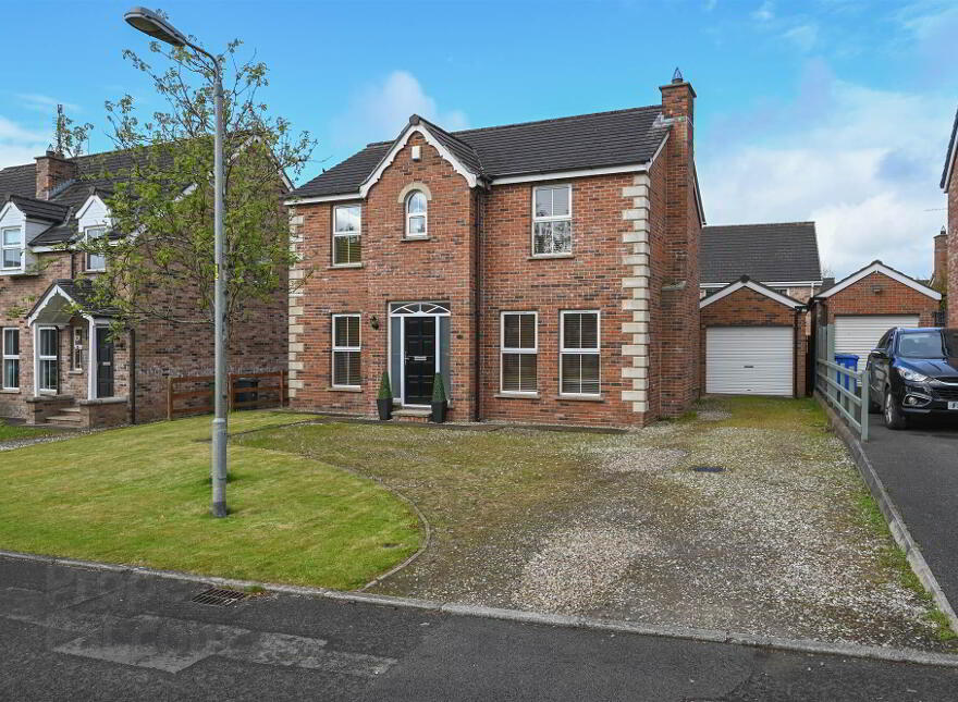 45 Hollyburn, Lisburn, BT28 2YL photo