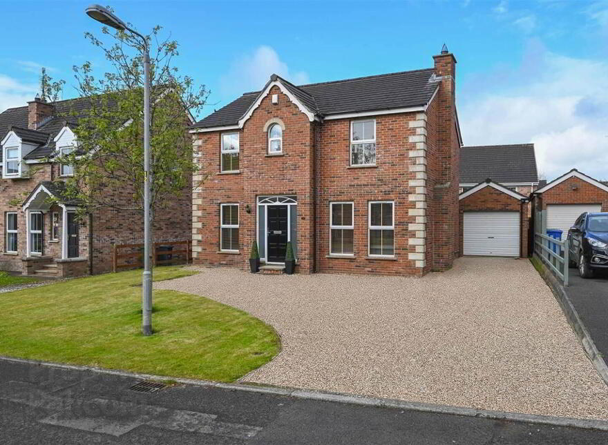45 Hollyburn, Lisburn, BT28 2YL photo