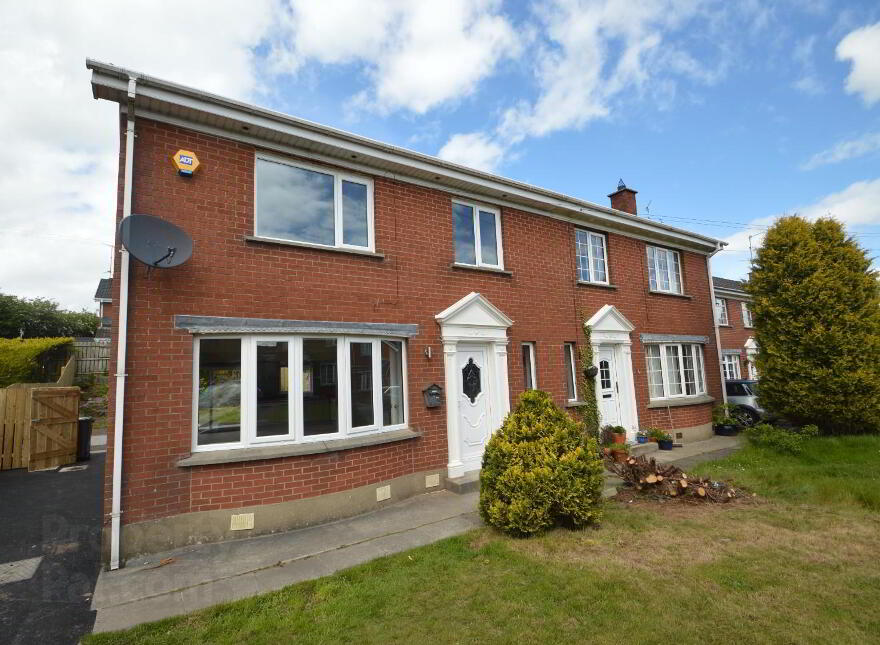 17 Winchester Drive, Carryduff, Belfast, BT8 8QD photo