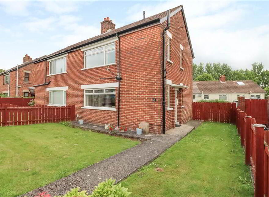 41 Moatview Park, Dundonald, Belfast, BT16 2BE photo