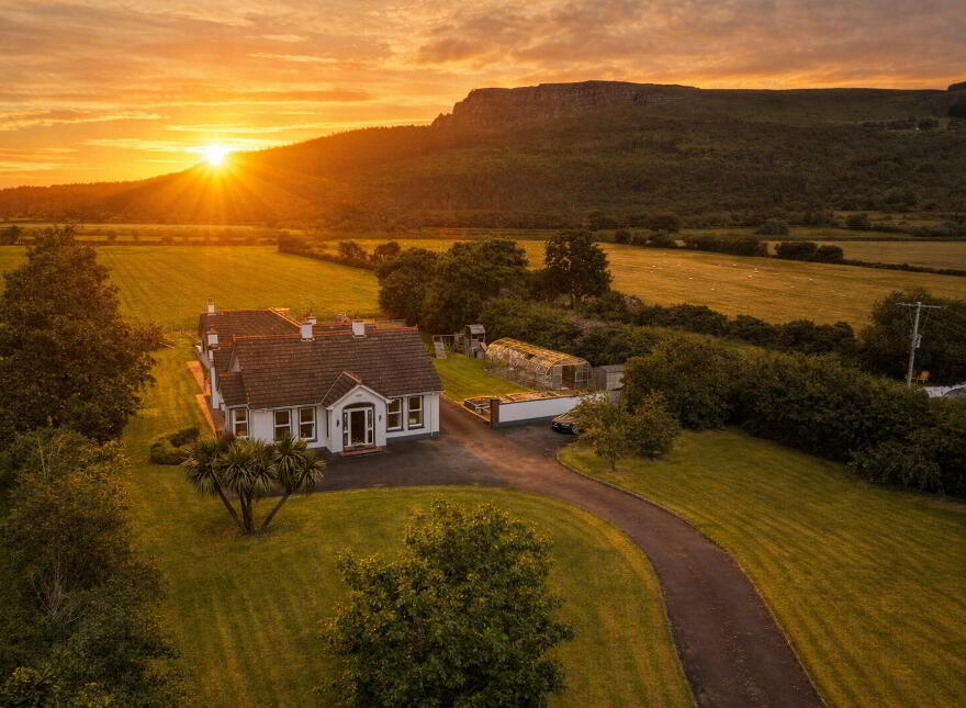 Roe Cottage, 219 Seacoast Road, Limavady, BT49 9EF photo