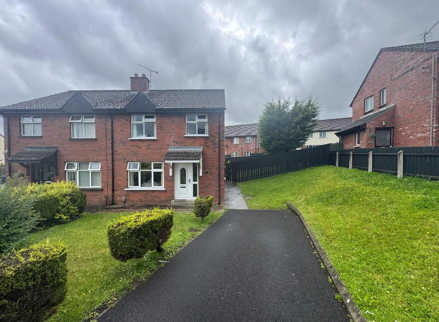 4 Fernabbey Drive, Galliagh, Derry, Derry / Londonderry, BT48 8RE photo