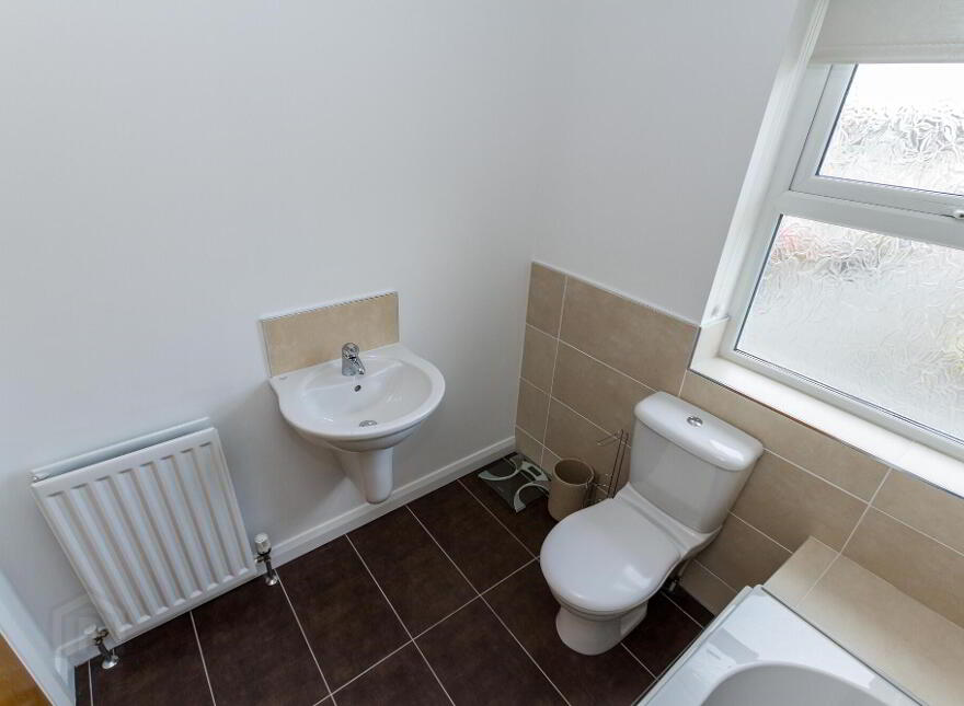 46 Todd's Hill Park **, 3 MONTH LEASE Opportunity**, Saintfield, BT24 7FB