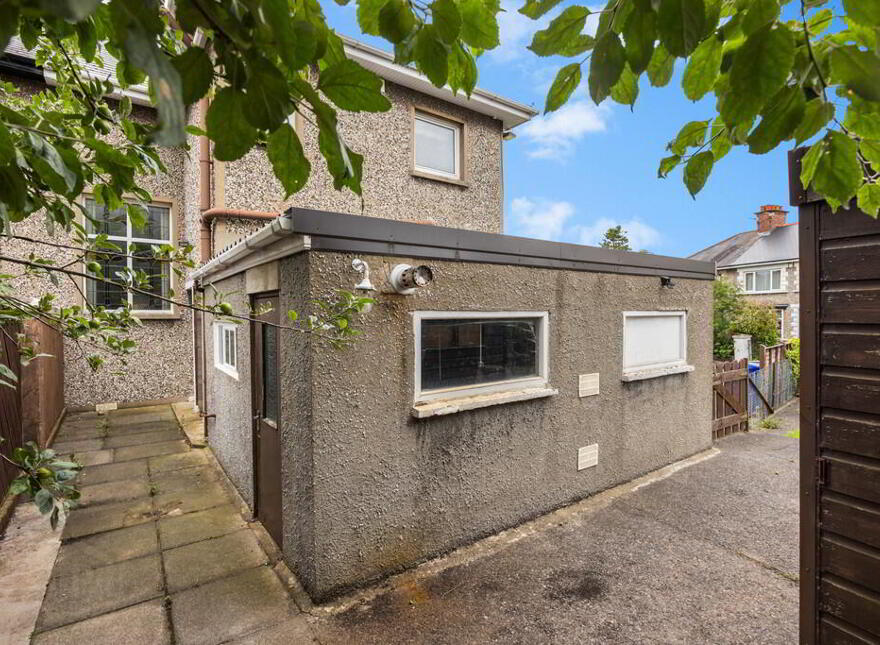 83 Locksley Park, Upper Lisburn Road, Belfast, BT10 0AS