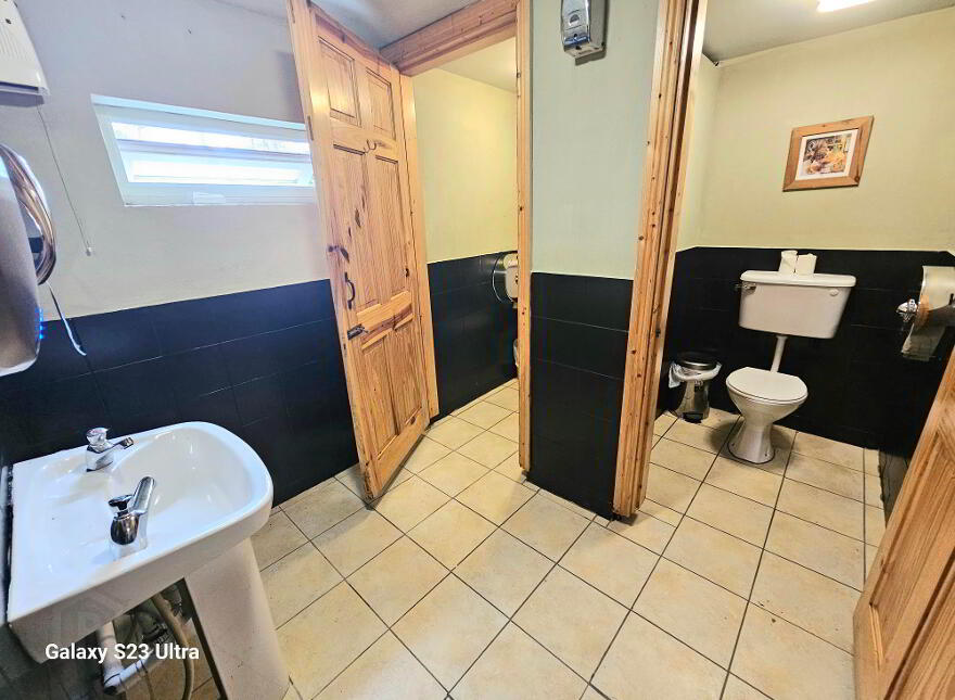 Hartys Bar And Restaurant, 9 Church St, Cloyne
