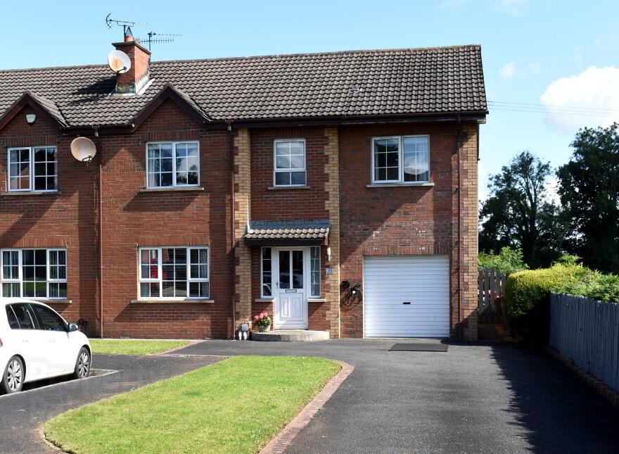 33 Ashcroft Close, Ballinderry Lower, Lisburn, BT28 2AZ photo
