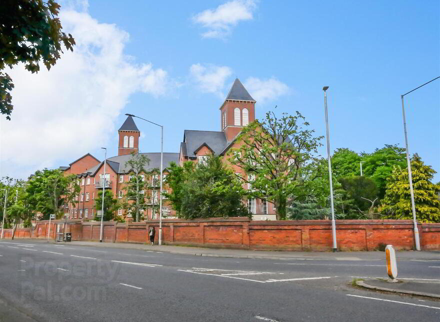 Apt 30, 4 Bell Towers South, Ravenhill / Ormeau, Belfast, BT6 0GR photo