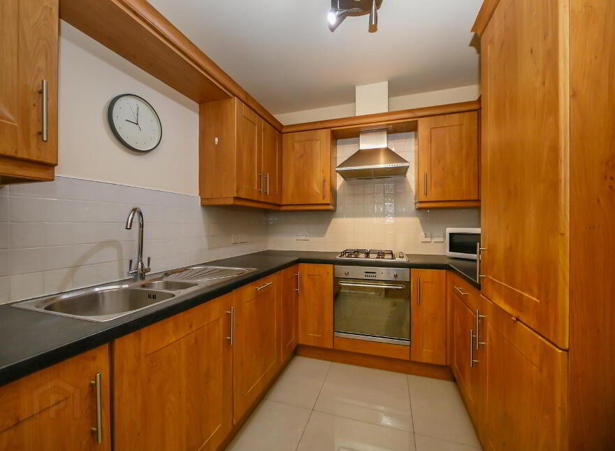 Apt 30, 4 Bell Towers South, Ravenhill / Ormeau, Belfast, BT6 0GR