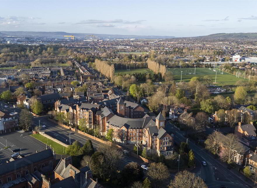 Apt 30, 4 Bell Towers South, Ravenhill / Ormeau, Belfast, BT6 0GR