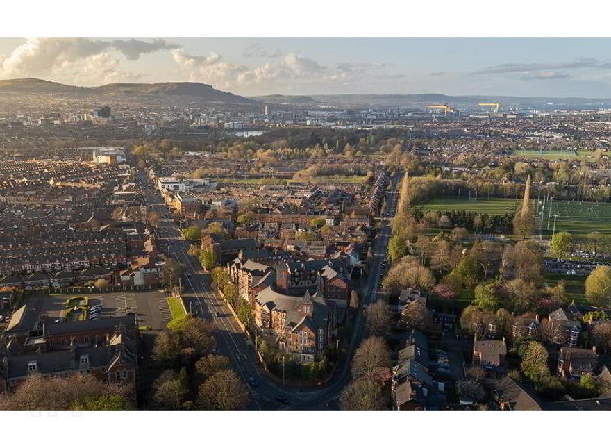 Apt 30, 4 Bell Towers South, Ravenhill / Ormeau, Belfast, BT6 0GR