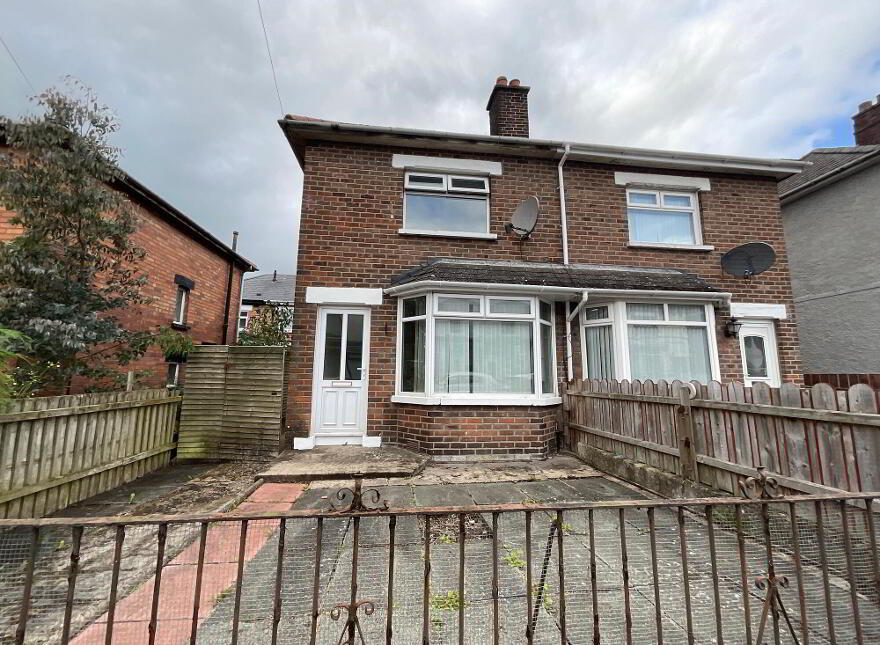 28 Glencairn Street, Belfast, BT13 3LT photo