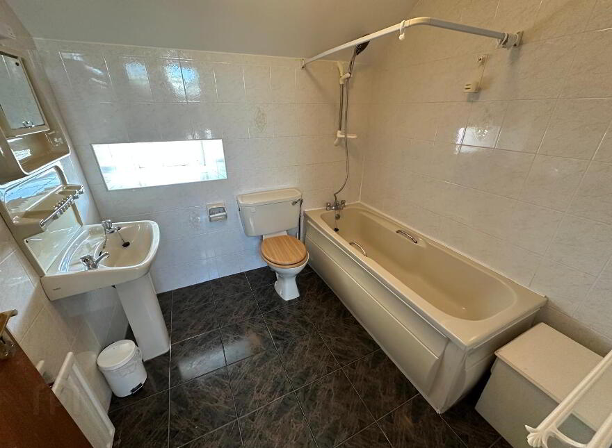 The Mountain Inn, Rockfield, Coolaney, F56WK84