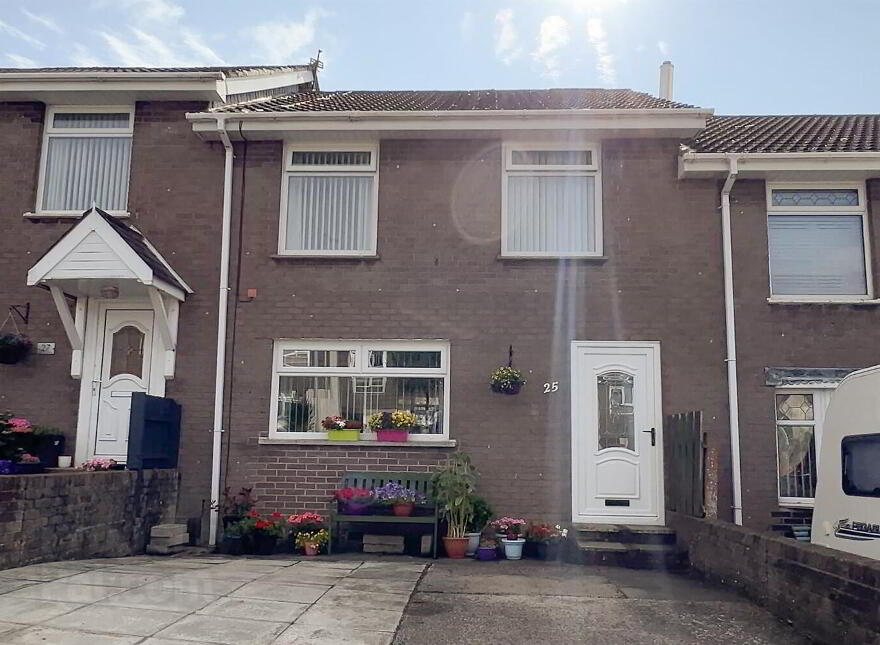 25 Rathvarna Gardens, Lisburn, BT28 2UA photo