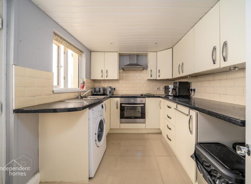 48 The Roddens, Larne, BT40 1QH