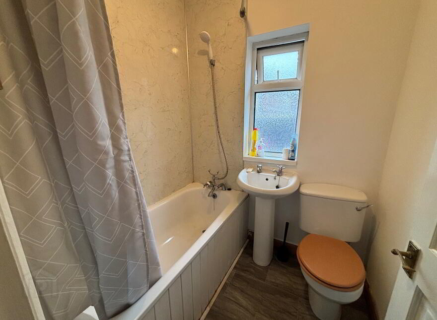 165 Parkgate Avenue, Belfast, BT4 1JD