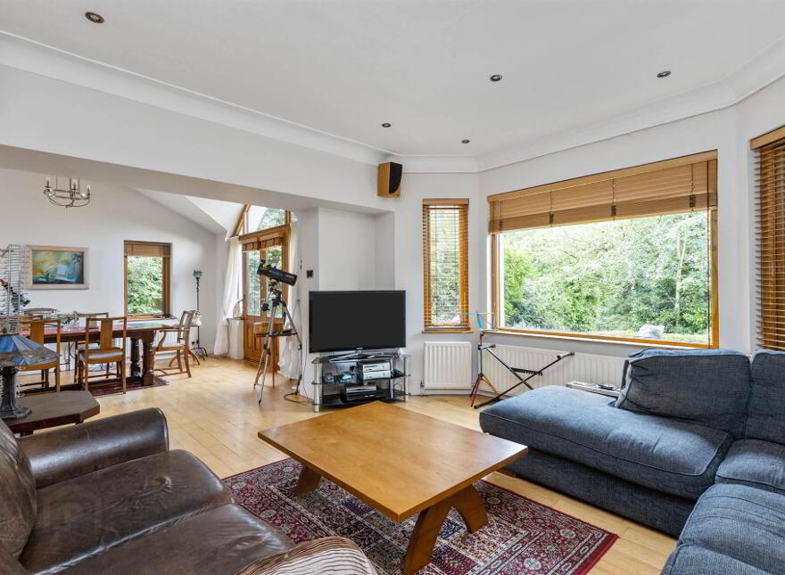 70 Craigdarragh Road, Helens Bay, Bangor, BT19 1UB