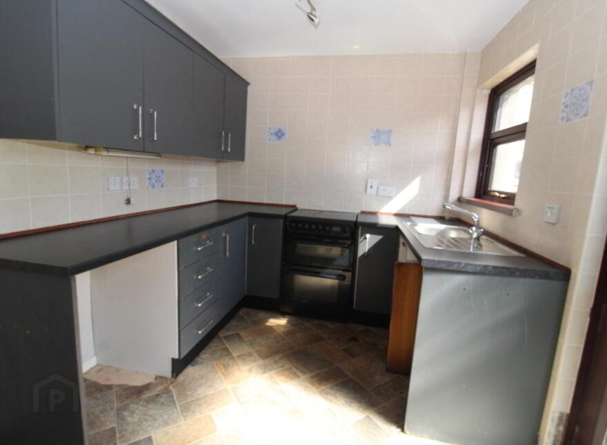 4 The Hill, Groomsport, BT19 6JS