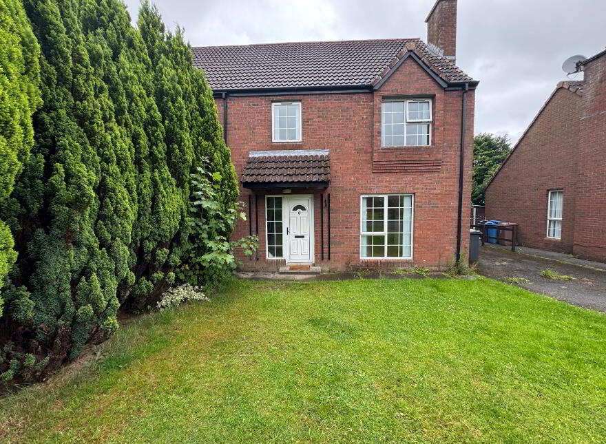 8 Kingarve Court, Dungannon, BT71 6XQ photo