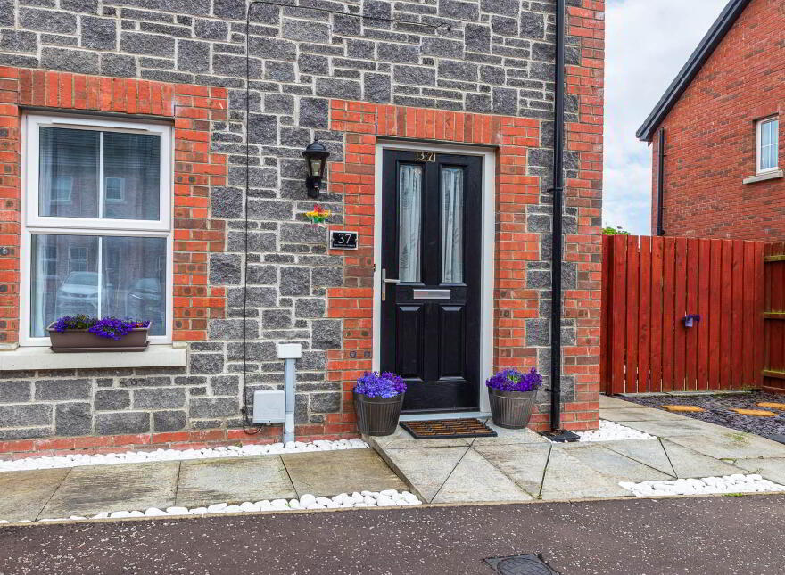 37 Ballyveigh Avenue, Antrim, BT41 2GX