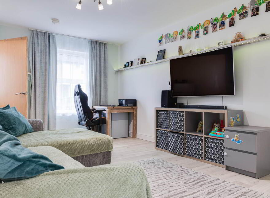 37 Ballyveigh Avenue, Antrim, BT41 2GX