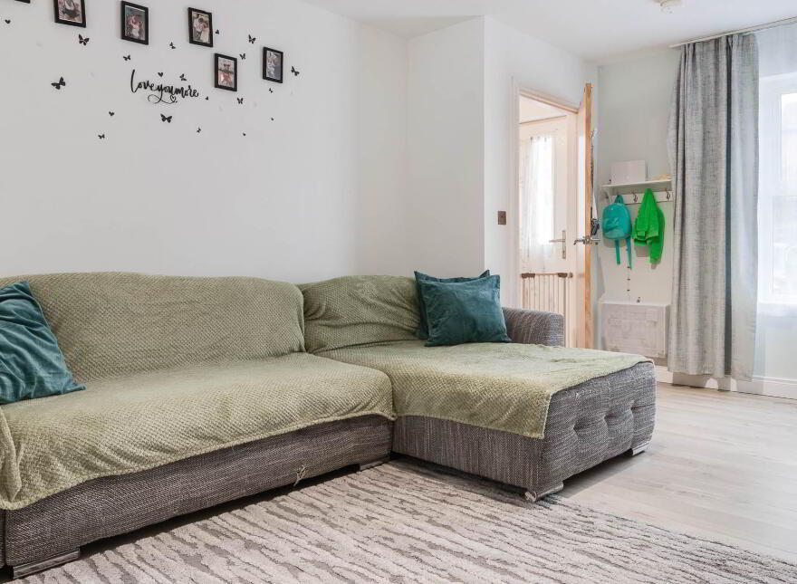 37 Ballyveigh Avenue, Antrim, BT41 2GX