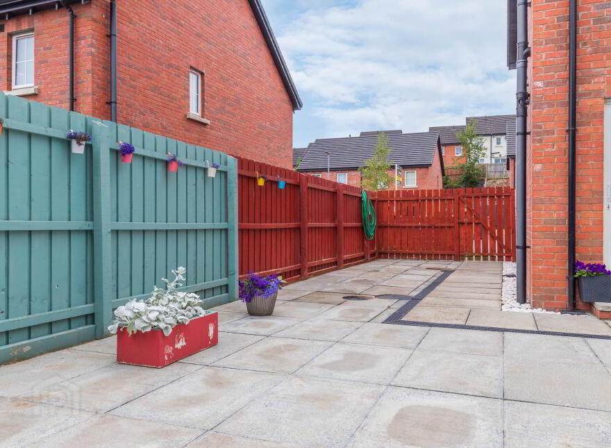 37 Ballyveigh Avenue, Antrim, BT41 2GX