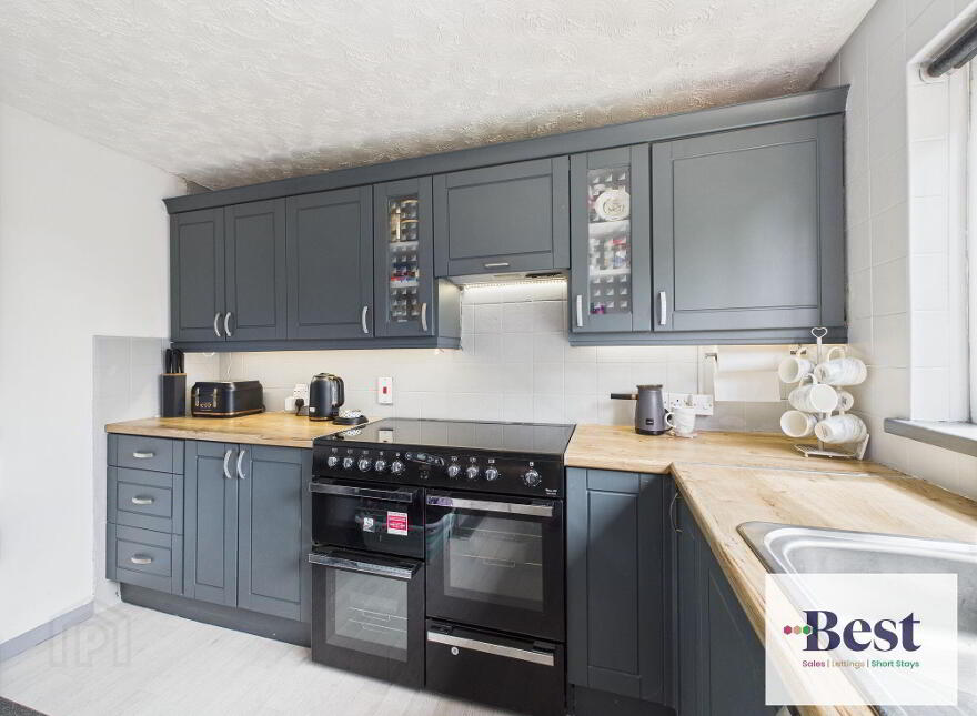 23 Fairway, Larne, BT40 2BB