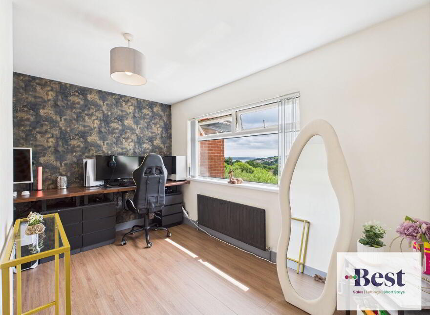 23 Fairway, Larne, BT40 2BB