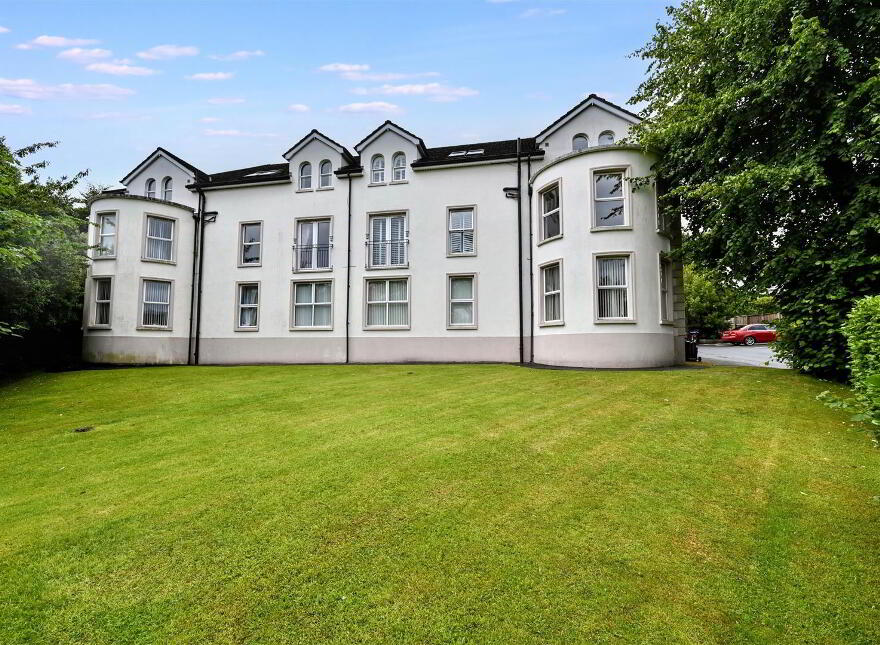 Apt 11 Chichester Manor, 2 Chichester Park North, Belfast, BT15 5DR photo