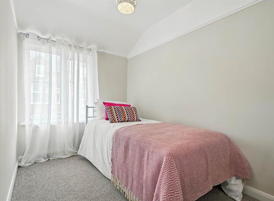 38 Ulsterville Gardens, Belfast, BT9 7BA