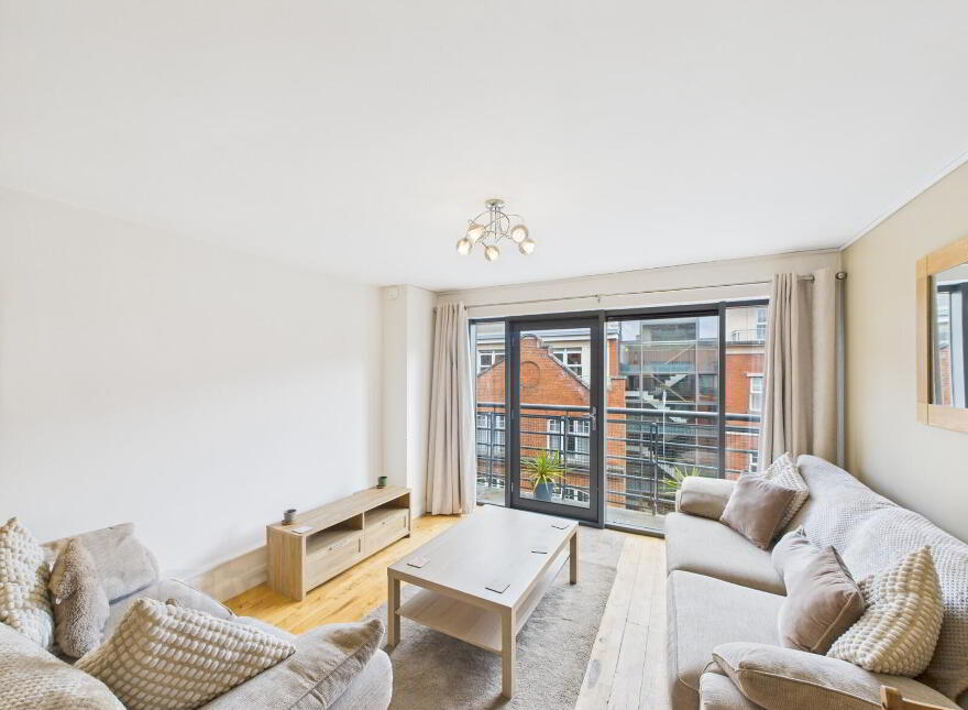 E4 Central Park, 33 Alfred Street, Belfast, BT2 8ED photo