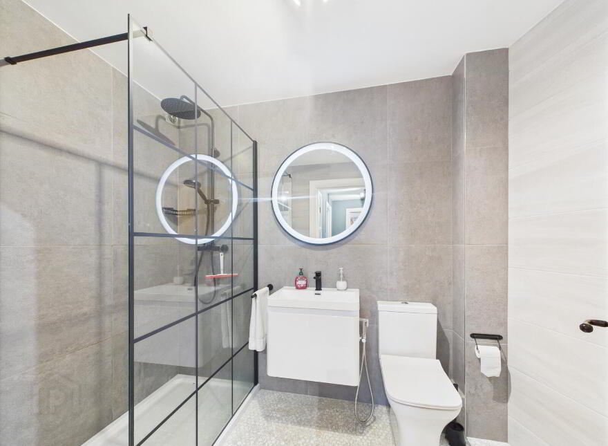 Apartment 4 Millennium Court 4 Downshire Place, Belfast, BT2 7JQ