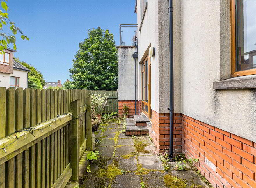 Ashford House, Apartment 1 Ashford House 2 Knockdene Gate, Belfast, BT4 3JL