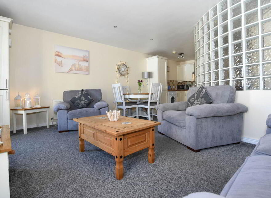 2 Harbour View, Donaghadee, BT21 0HD