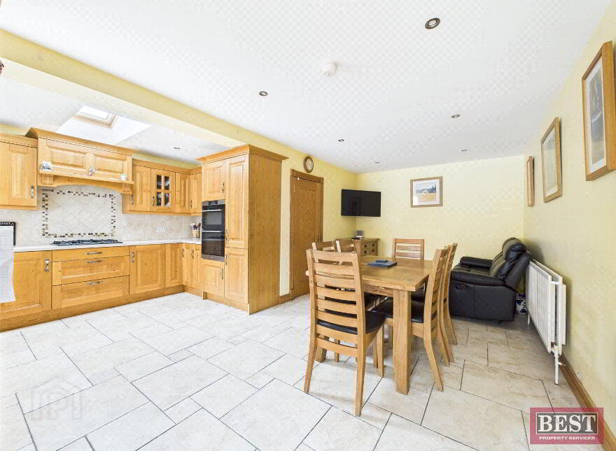18 Ballinlare Court, Newry, BT35 8BF